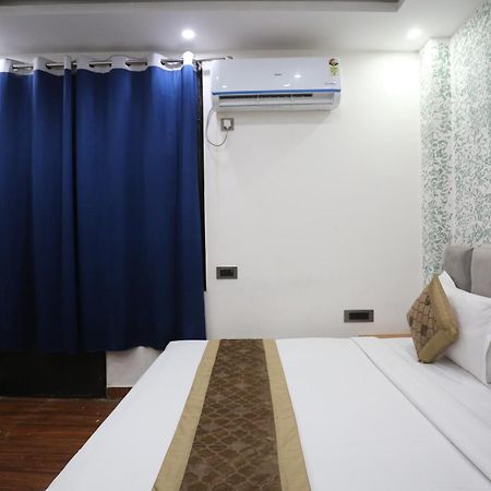 Hotel Twamev Couple Friendly Laxmi Nagar Nova Deli Exterior foto