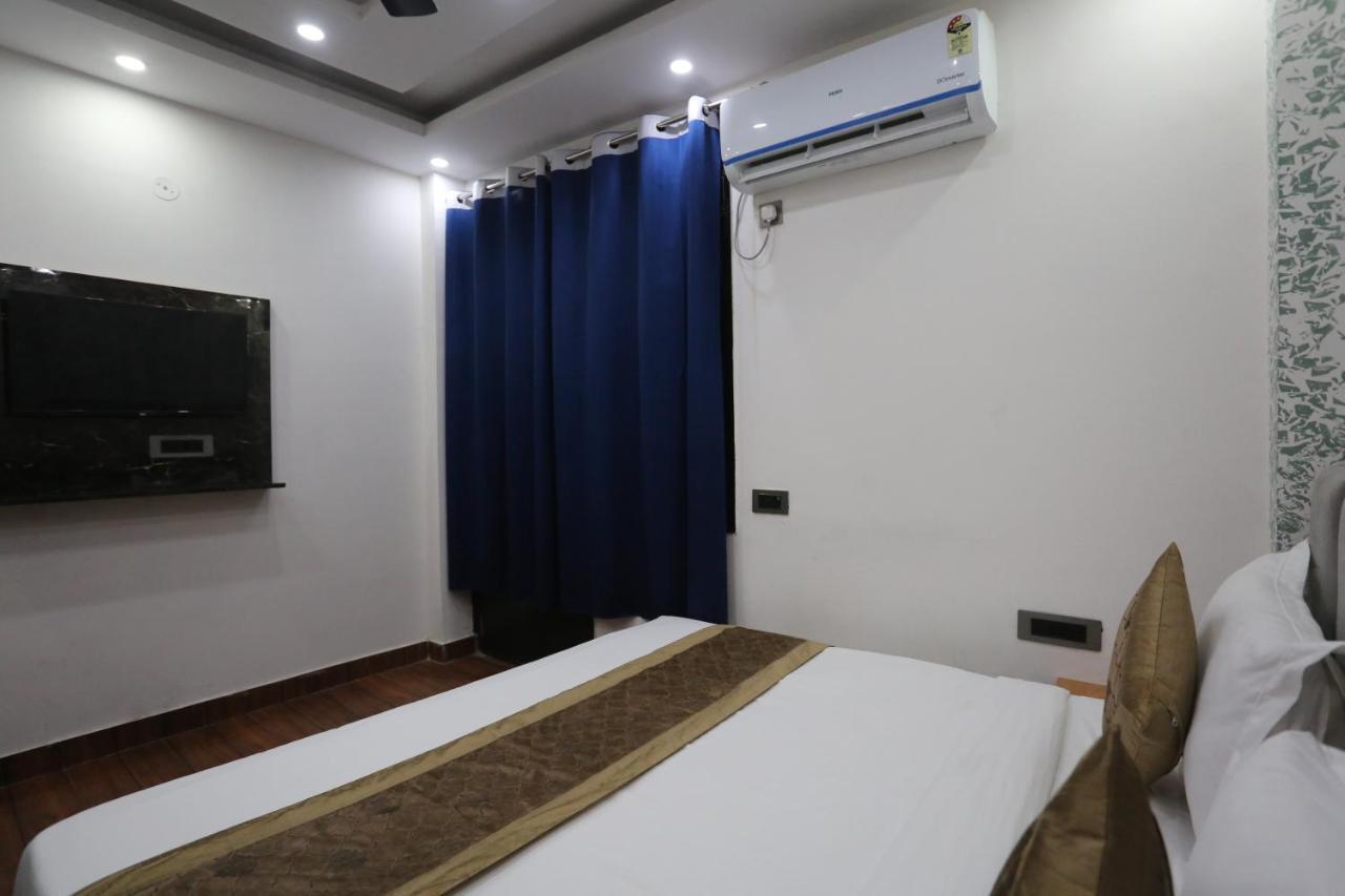 Hotel Twamev Couple Friendly Laxmi Nagar Nova Deli Exterior foto