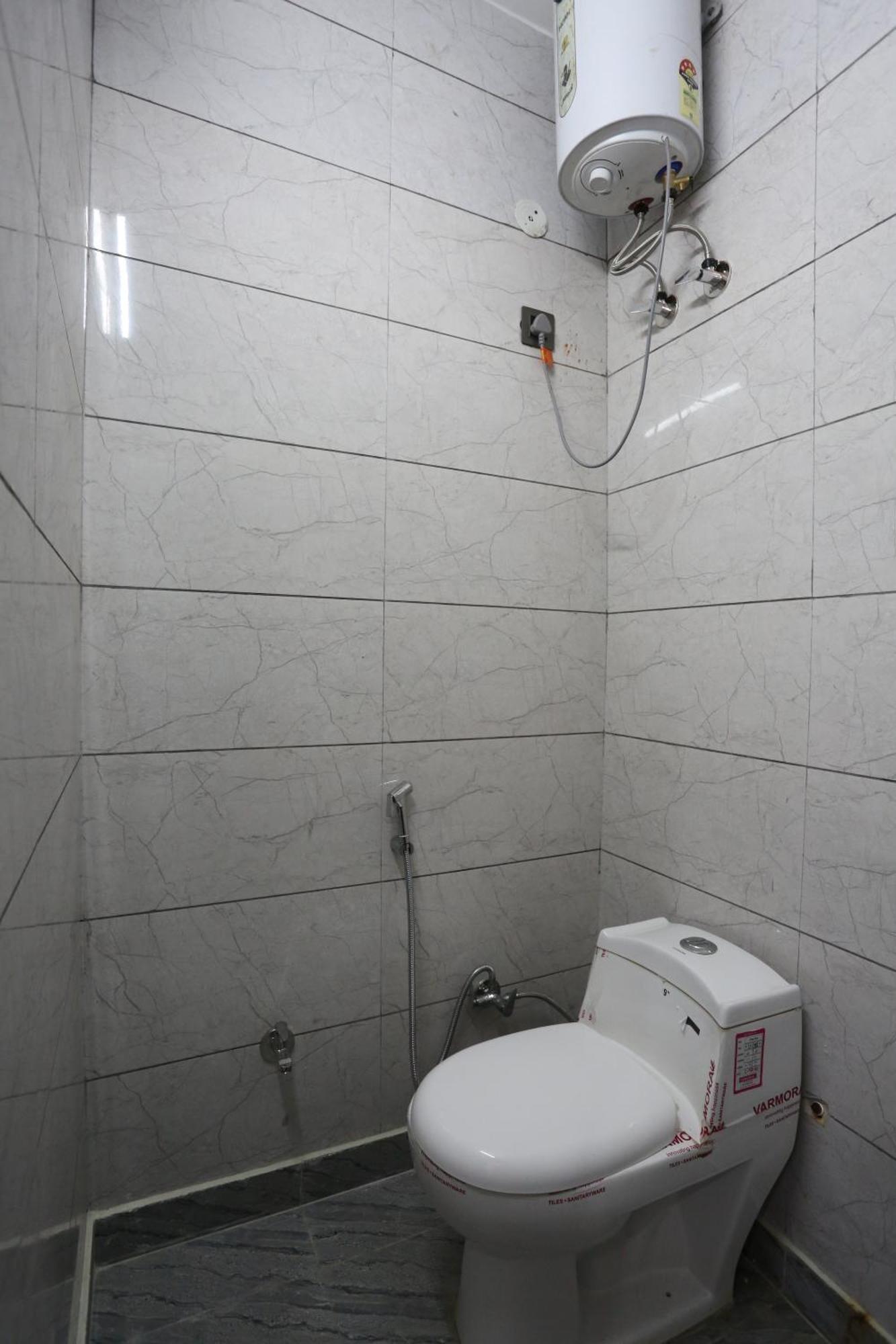 Hotel Twamev Couple Friendly Laxmi Nagar Nova Deli Exterior foto