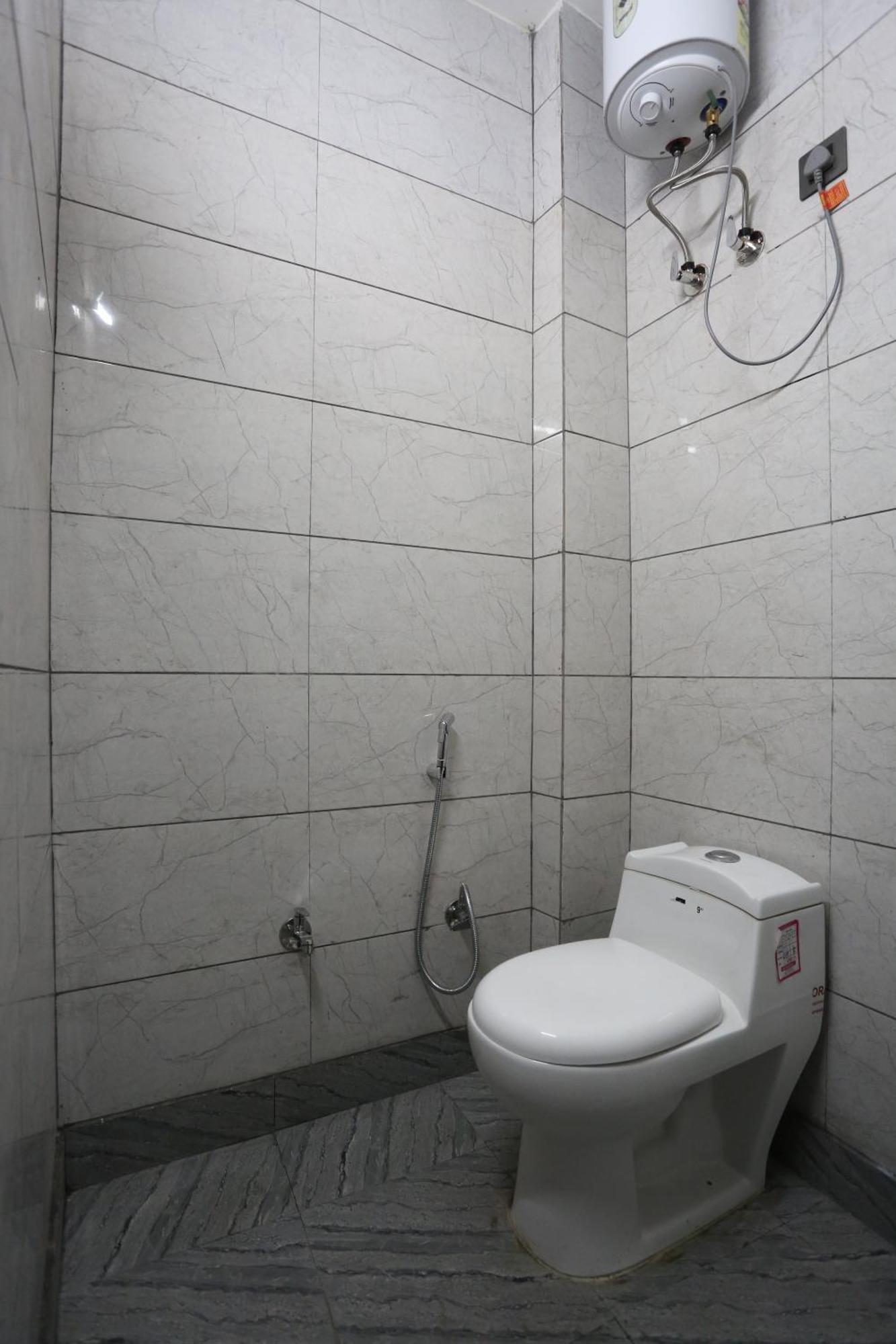 Hotel Twamev Couple Friendly Laxmi Nagar Nova Deli Exterior foto
